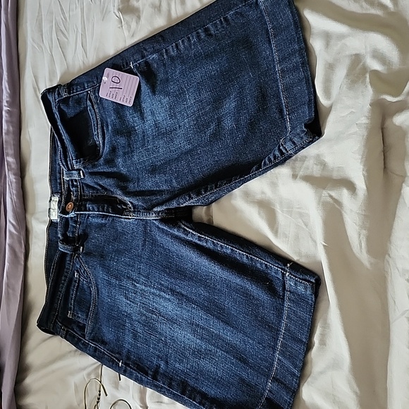 NWOT Women's Levi's 515 Bermuda Jean Shorts Size 10 - Picture 1 of 9